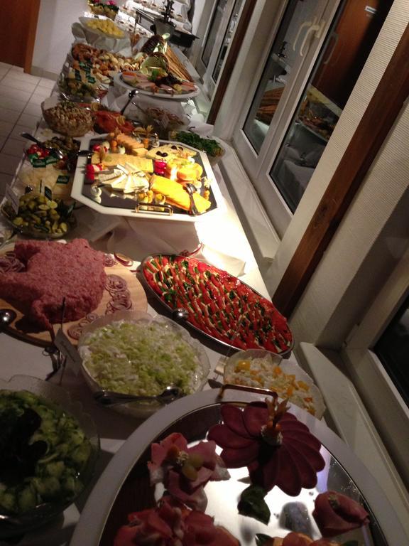 Hotel & Restaurant Zur Spreewaelderin Golßen Dış mekan fotoğraf