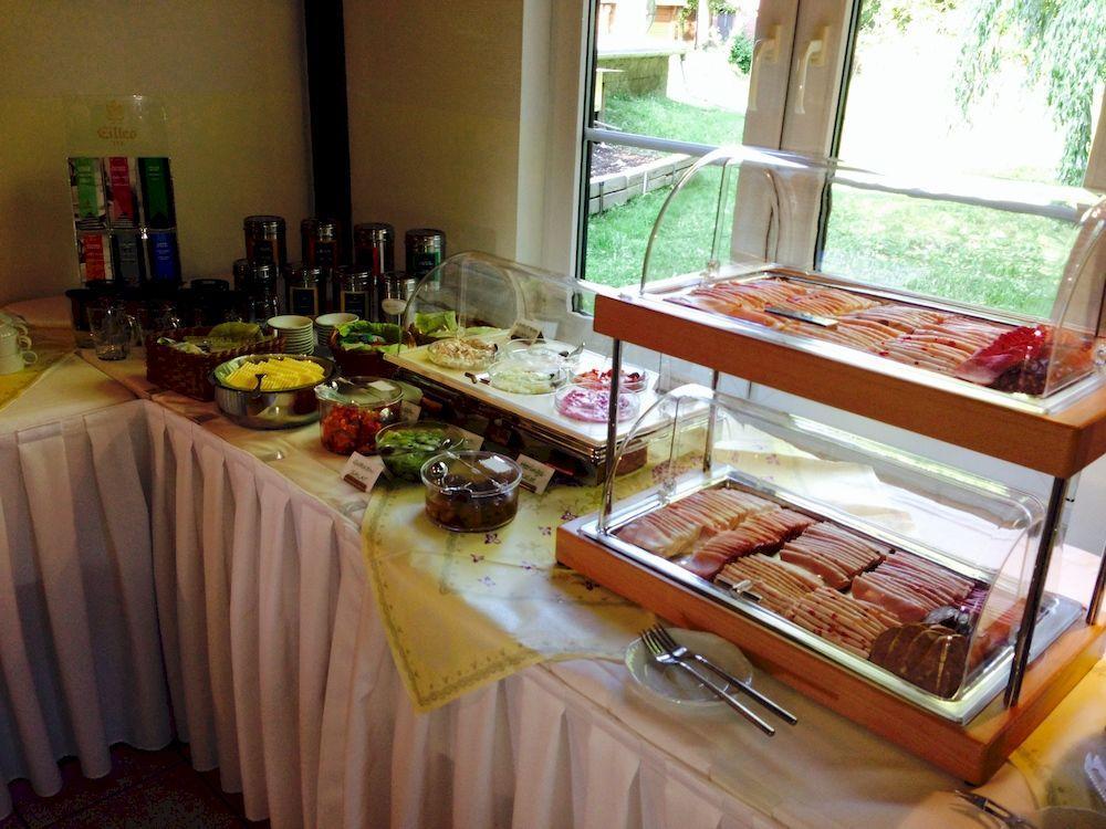 Hotel & Restaurant Zur Spreewaelderin Golßen Dış mekan fotoğraf