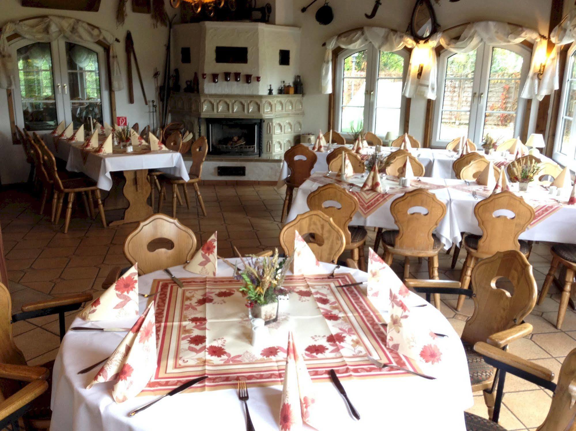 Hotel & Restaurant Zur Spreewaelderin Golßen Dış mekan fotoğraf